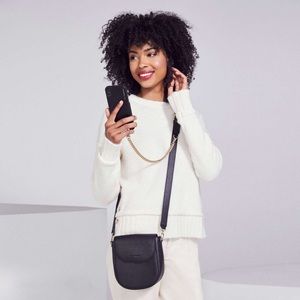 SHAY BANDOLIER BAG SET
Bandolier Bag in Without Case (Black/Gold)